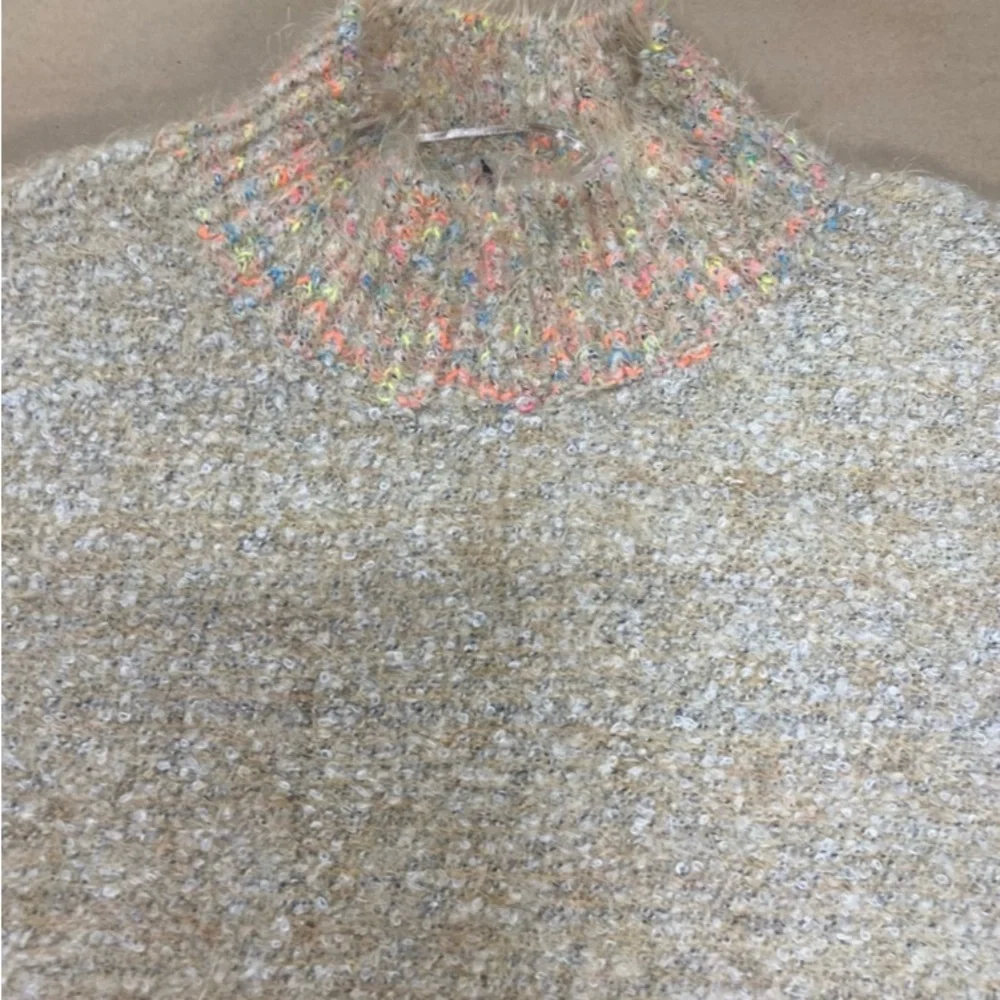 Free PeopleStardust Pullover. Size Lg - Picture 5 of 6